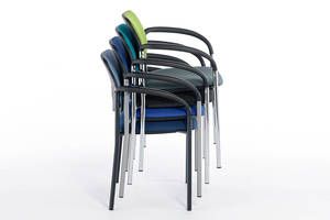 Gestapelt nimmt der Island AL wenig Platz ein